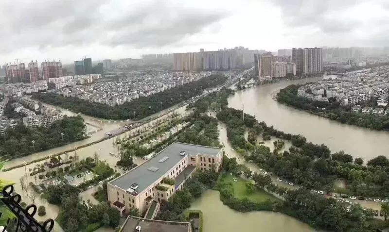 暴雨倾城  守护正当时