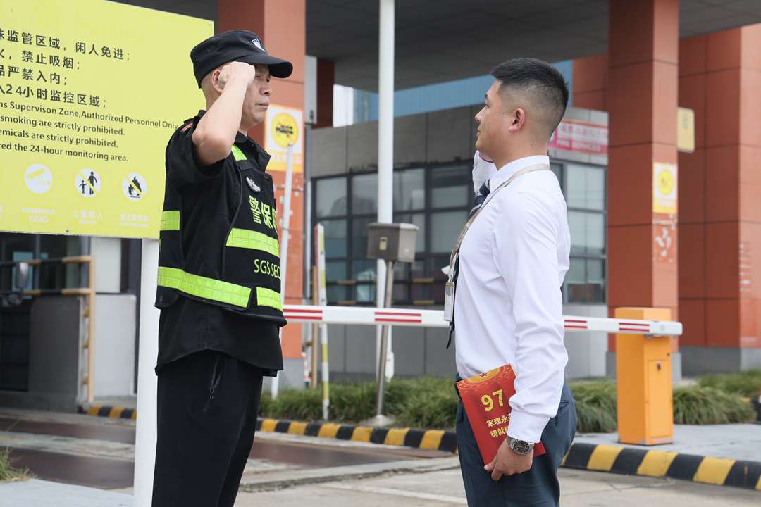 八一建军节 | 缅怀革命先烈 情暖退伍军人