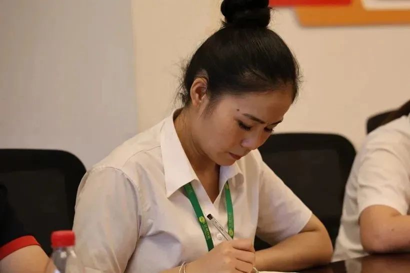 员工故事 | 将真心和热爱写在服务的扉页上